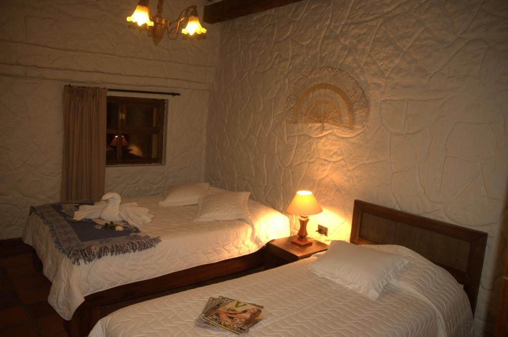 Hotel Quito Antiguo Szoba fotó