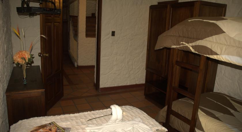 Hotel Quito Antiguo Szoba fotó